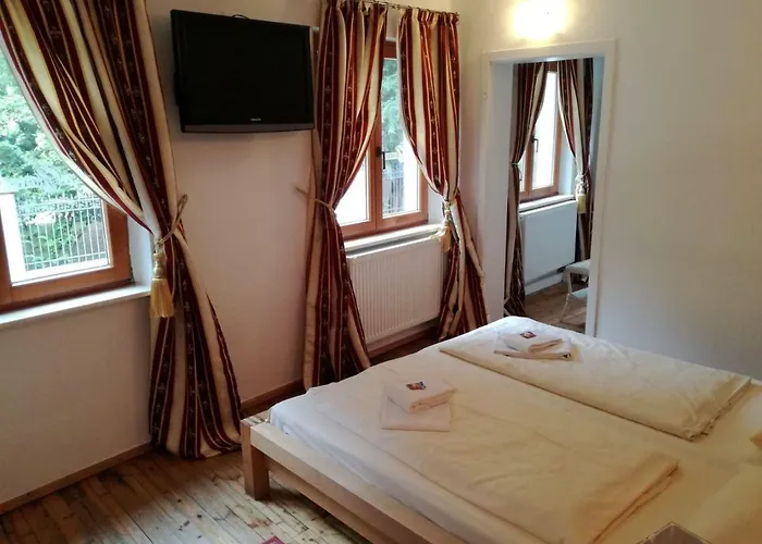 Castle Hotel